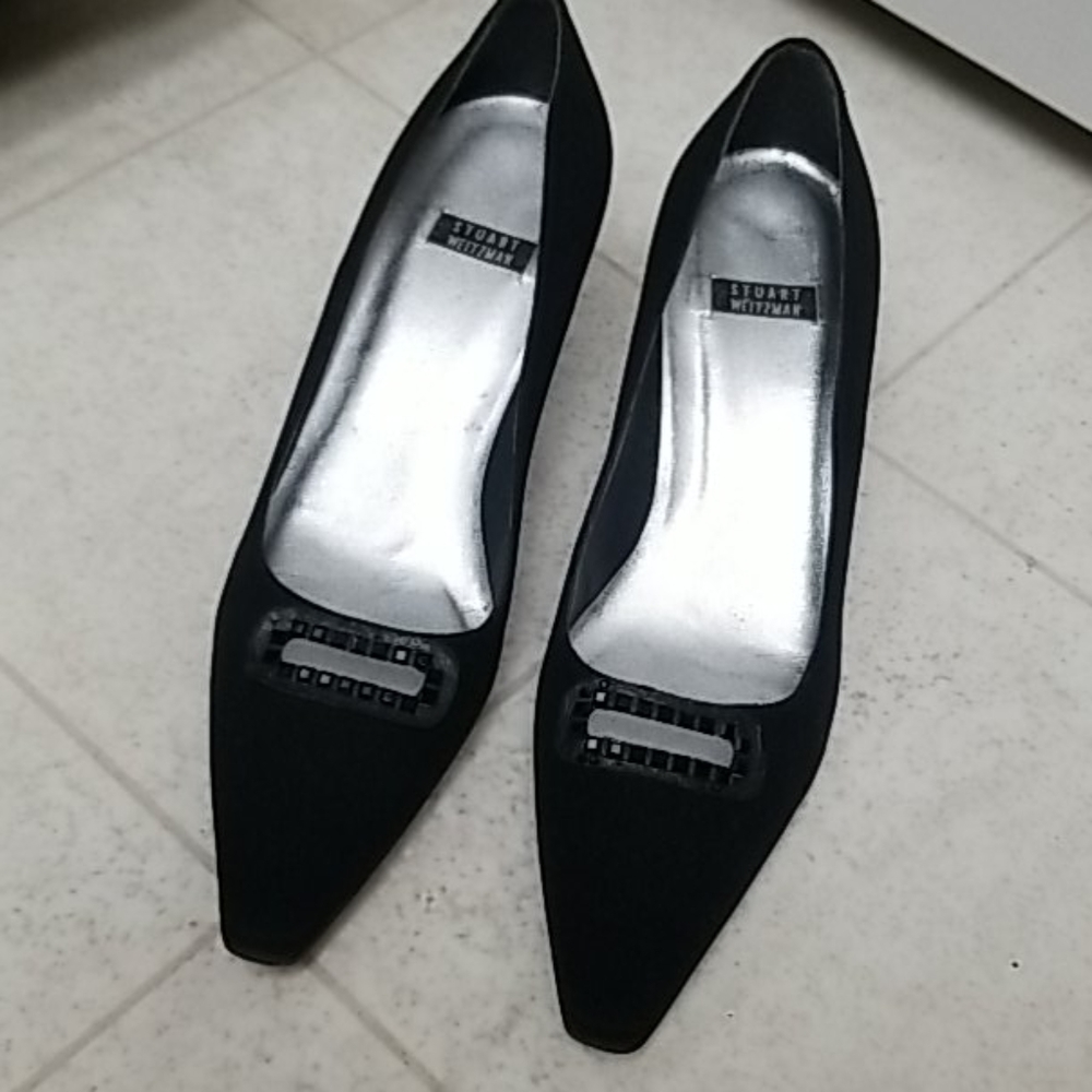 STUART WEITZMAN jeweled pointy toed pumps SZ 6